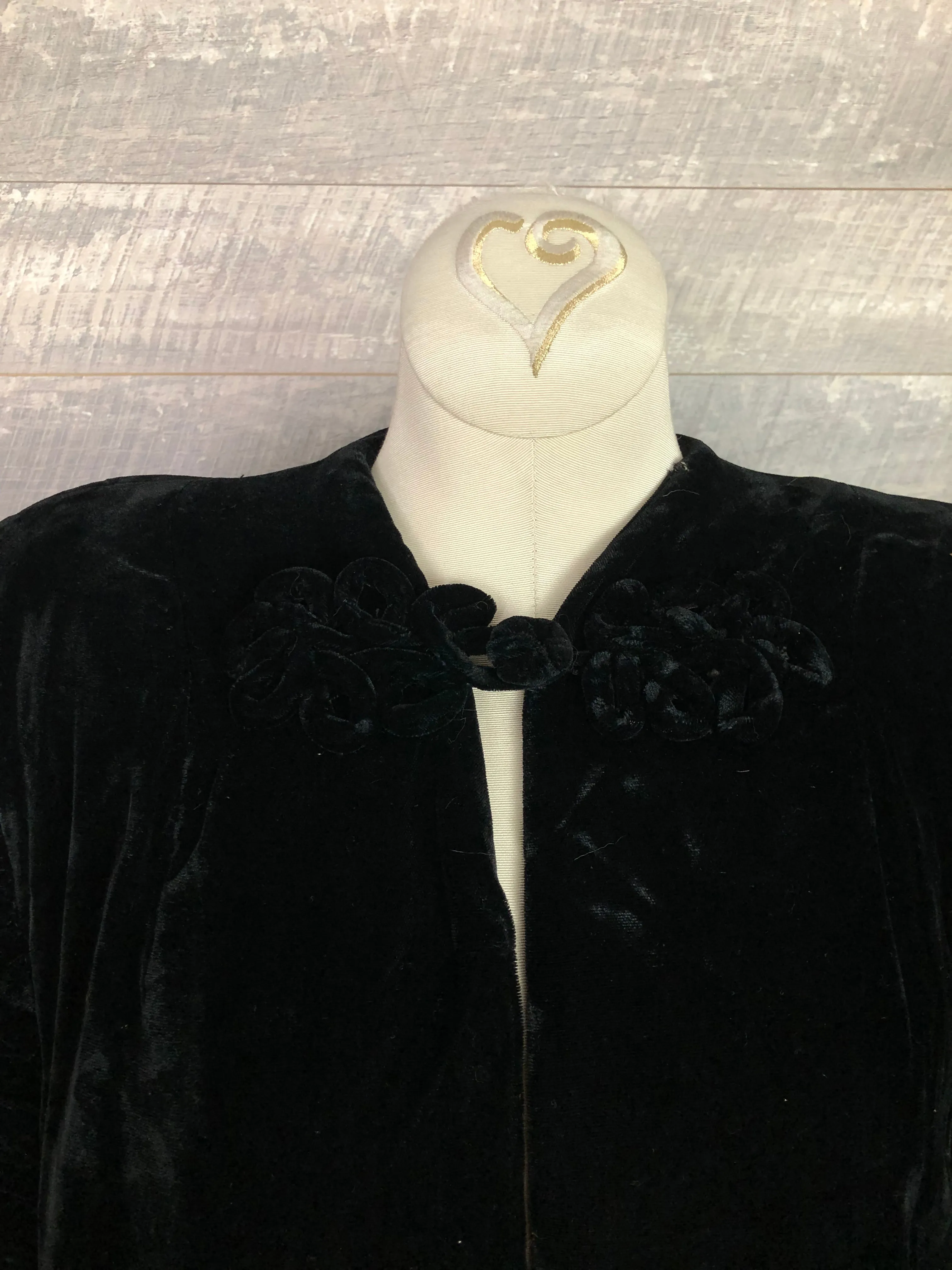 40s black silk velvet coffin pleat coat