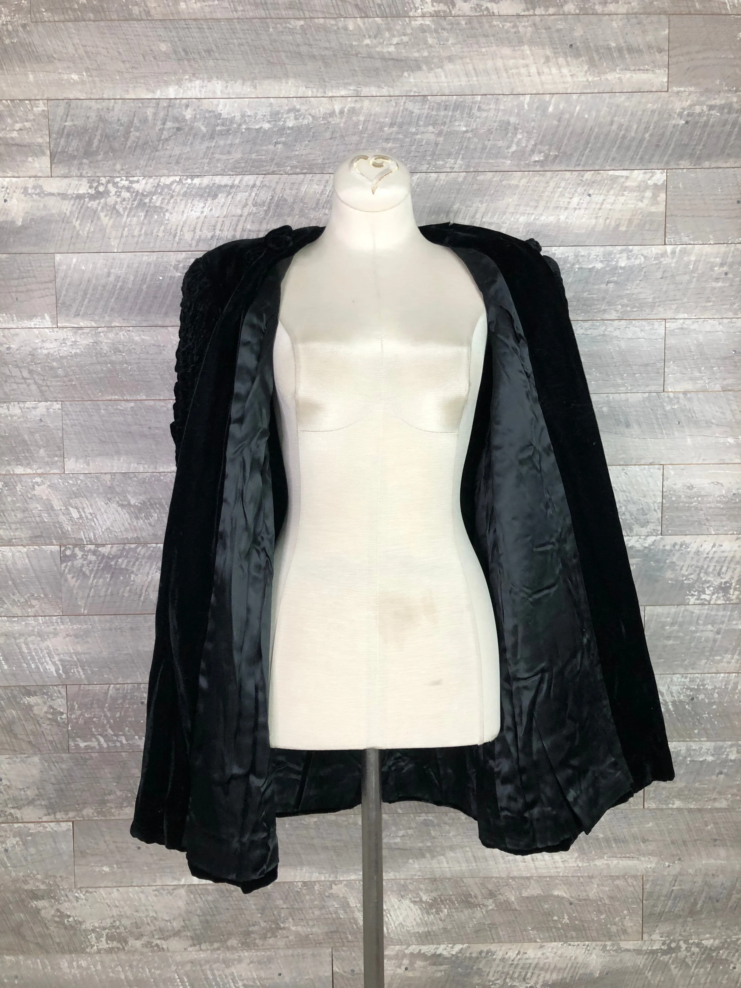 40s black silk velvet coffin pleat coat