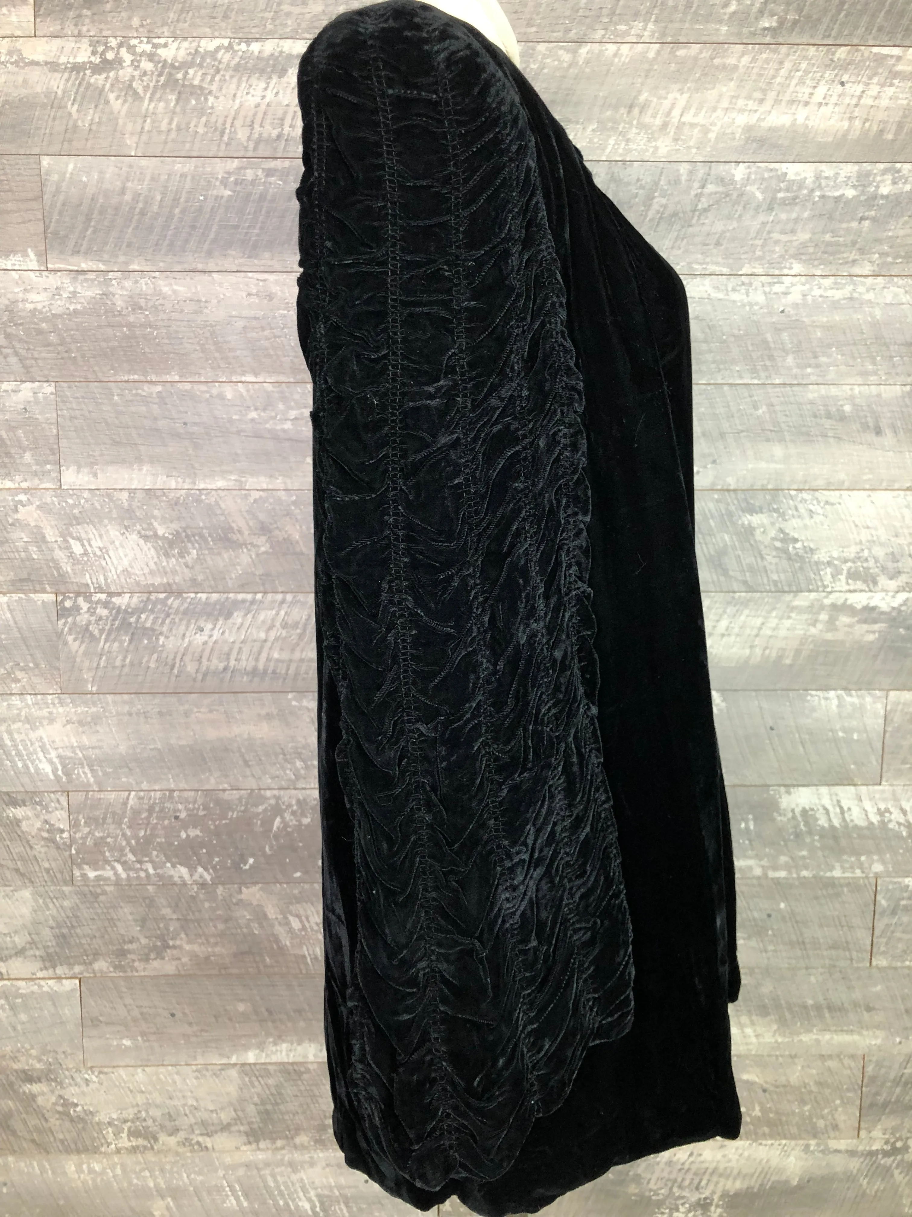 40s black silk velvet coffin pleat coat