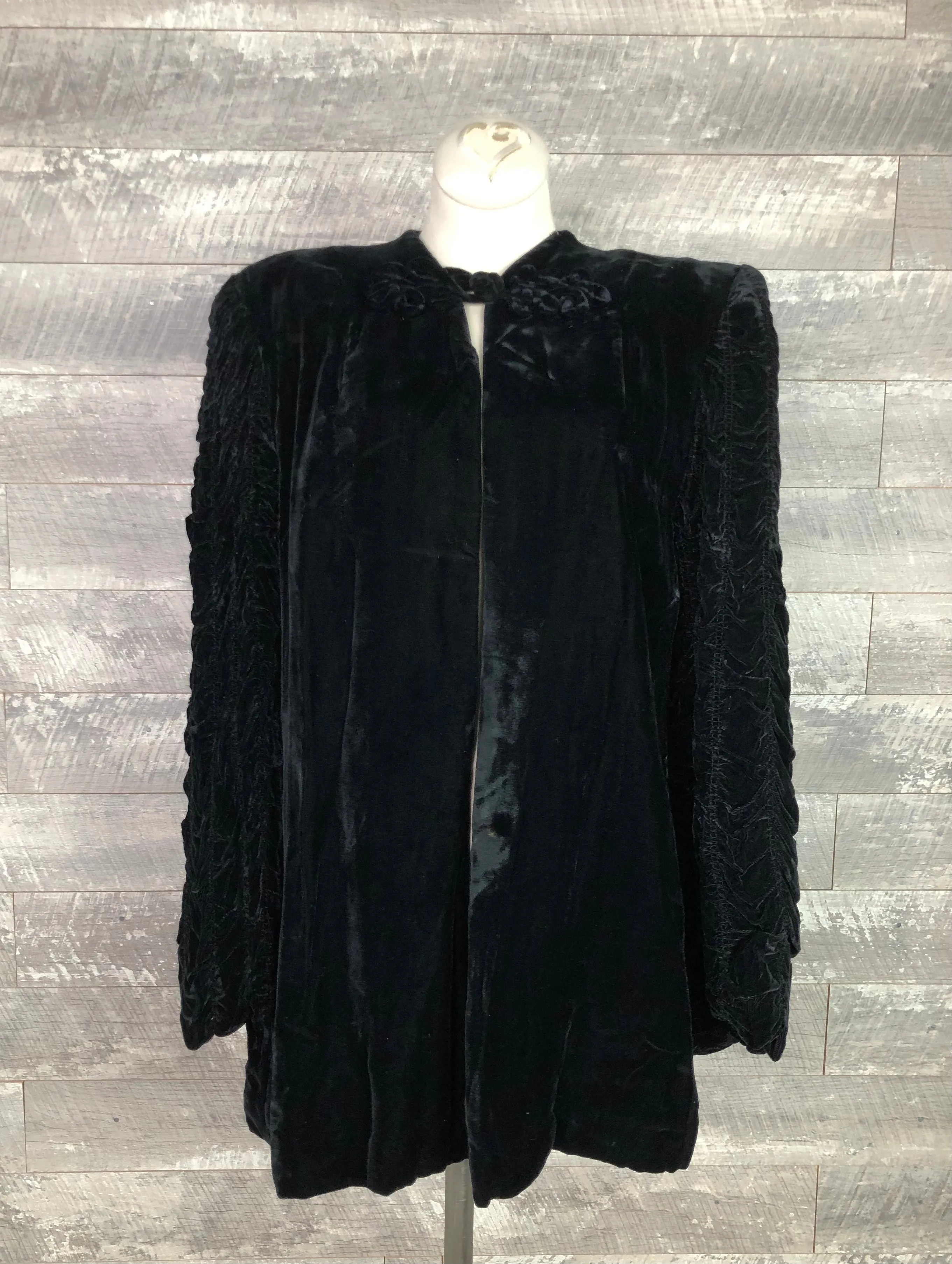 40s black silk velvet coffin pleat coat