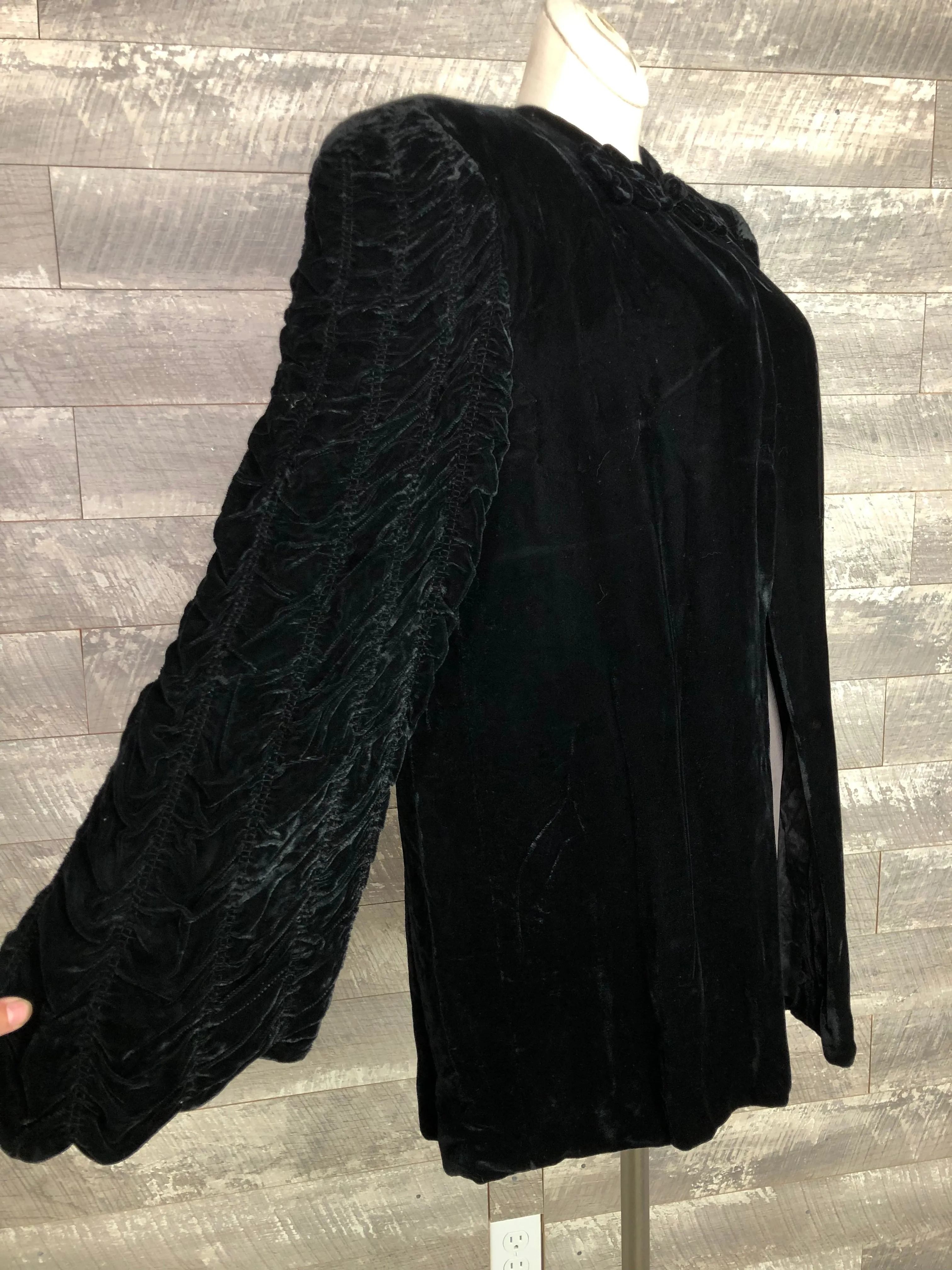 40s black silk velvet coffin pleat coat