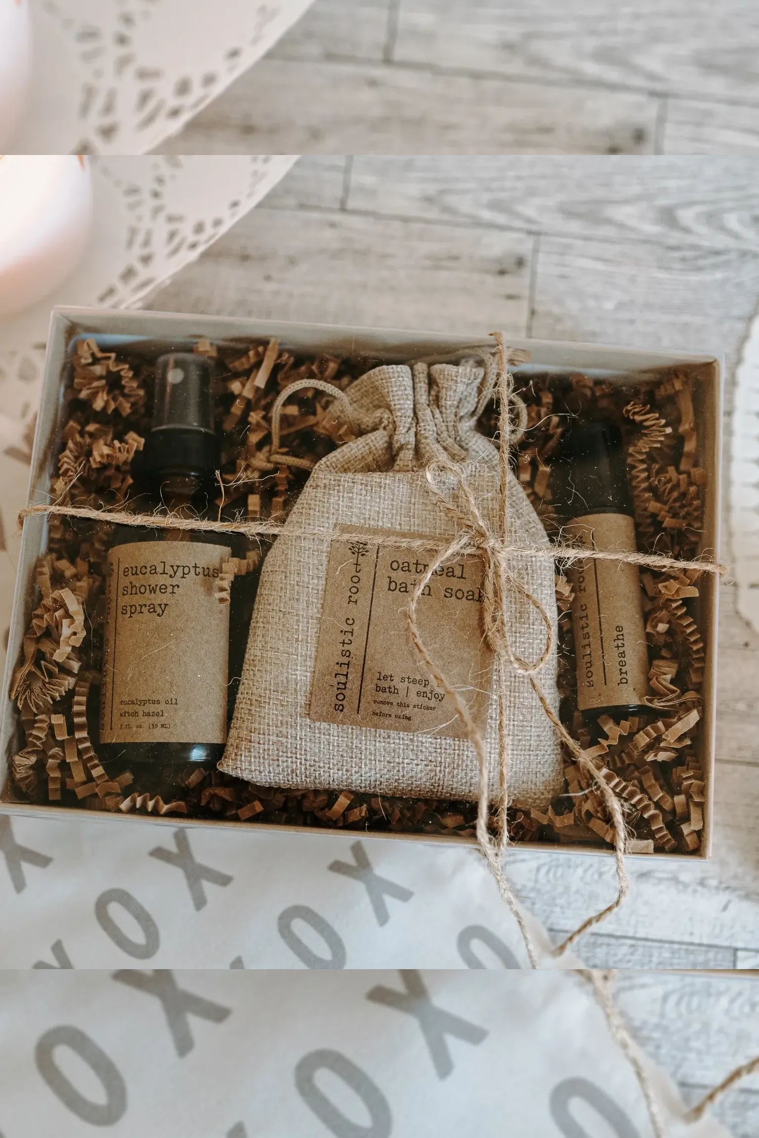 Gift Set: Eucalyptus, Oatmeal Bath, Breathe Roller